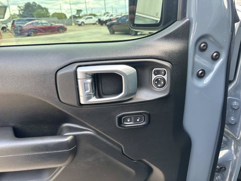 Used 2024 Jeep Wrangler Unlimited Sport AWD/4WD image 19