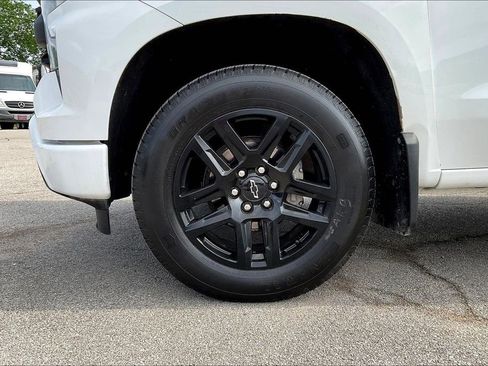 Used 2023 Chevrolet Silverado 1500 Custom image 8