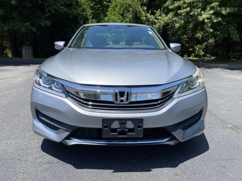Used 2017 Honda Accord LX image 3