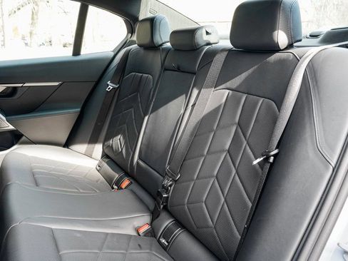 Used 2025 BMW i5 xDrive40 w/ M Sport Package image 16