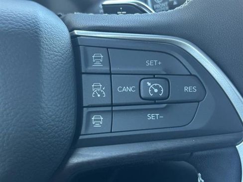 New 2025 Jeep Grand Cherokee L Limited w/ Luxury Tech Group II image 13