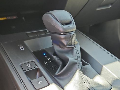Used 2026 Toyota Corolla Cross LE FWD image 26