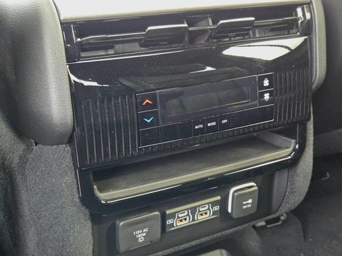 New 2026 Jeep Grand Wagoneer 4WD image 22