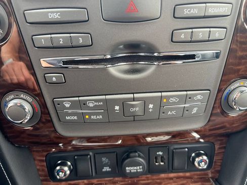 Used 2019 Nissan Armada Platinum w/ Interior Lighting Package AWD/4WD image 28