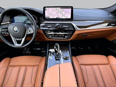 Used 2023 BMW 530i xDrive AWD/4WD image 16