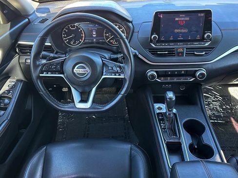Used 2020 Nissan Altima 2.5 SR FWD image 11