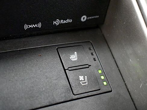 Used 2017 Lexus IS 300 AWD image 33