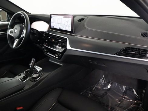 Used 2023 BMW M550i xDrive w/ Executive Package image 9