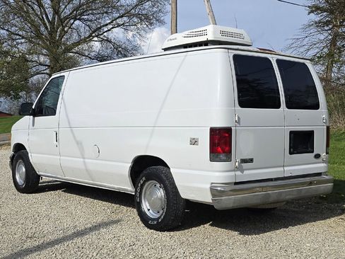 Used 2002 Ford E-150 and Econoline 150 image 4