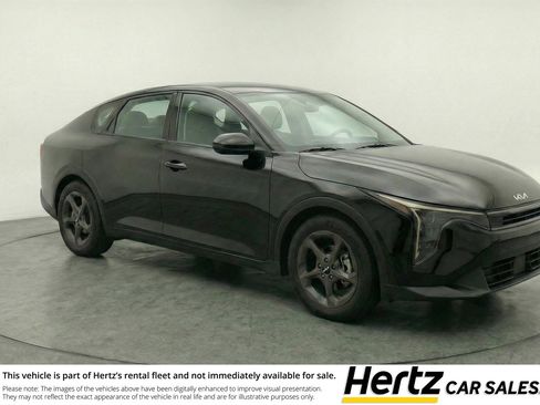 Used 2025 Kia K4 LXS image 1