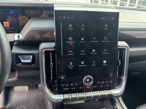 Used 2025 GMC Yukon Elevation w/ Elevation Premium Package image 20