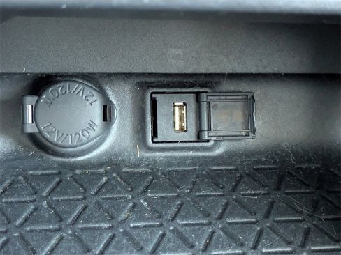 Certified 2020 Toyota RAV4 LE image 24