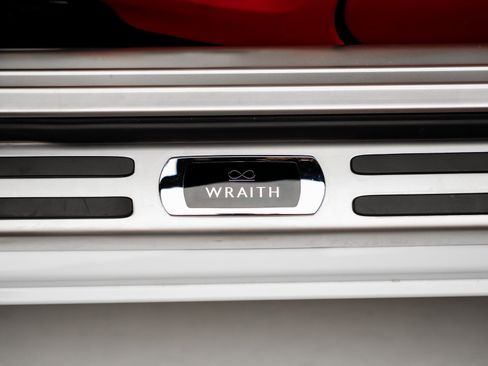 Used 2020 Rolls-Royce Wraith image 56