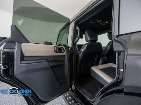 Used 2024 Ford Bronco Wildtrak AWD/4WD image 29