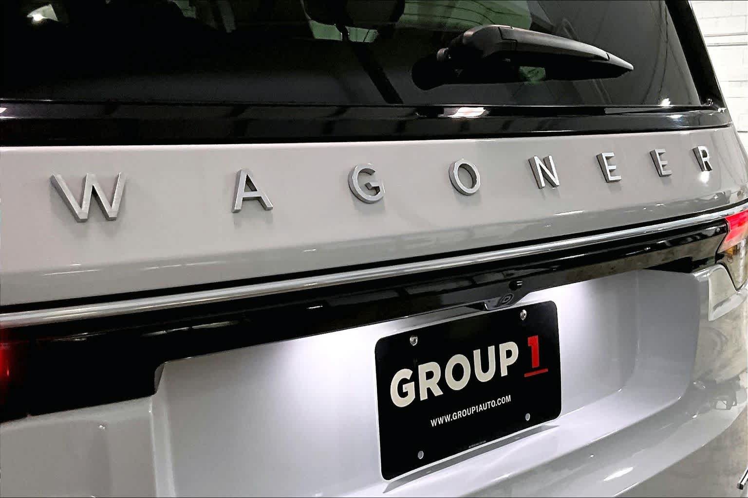 Used 2022 Jeep Wagoneer Series III w/ Premium Group I AWD/4WD image 28