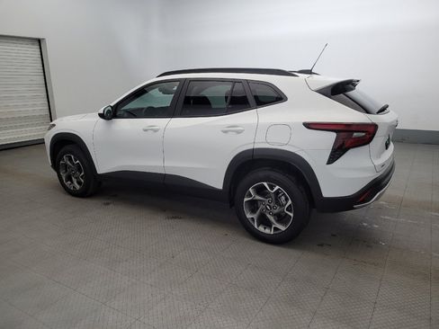 Used 2024 Chevrolet Trax LT w/ Driver Confidence Package image 3