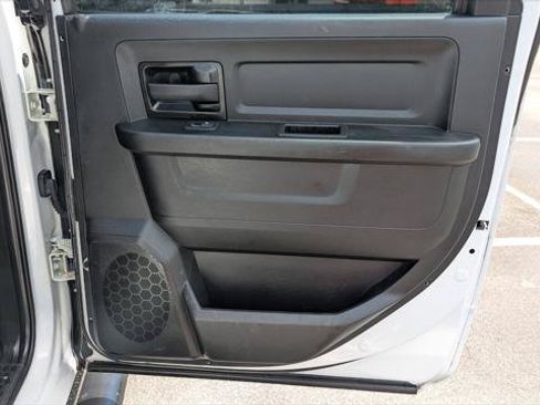 Used 2019 RAM 1500 4x4 Crew Cab Classic image 21
