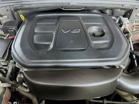 Used 2019 Jeep Grand Cherokee Altitude image 28