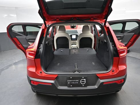 Used 2024 Volvo XC40 B5 Plus w/ Climate Package AWD/4WD image 10