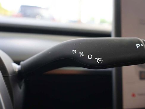 Used 2023 Tesla Model 3 Standard Range RWD image 39