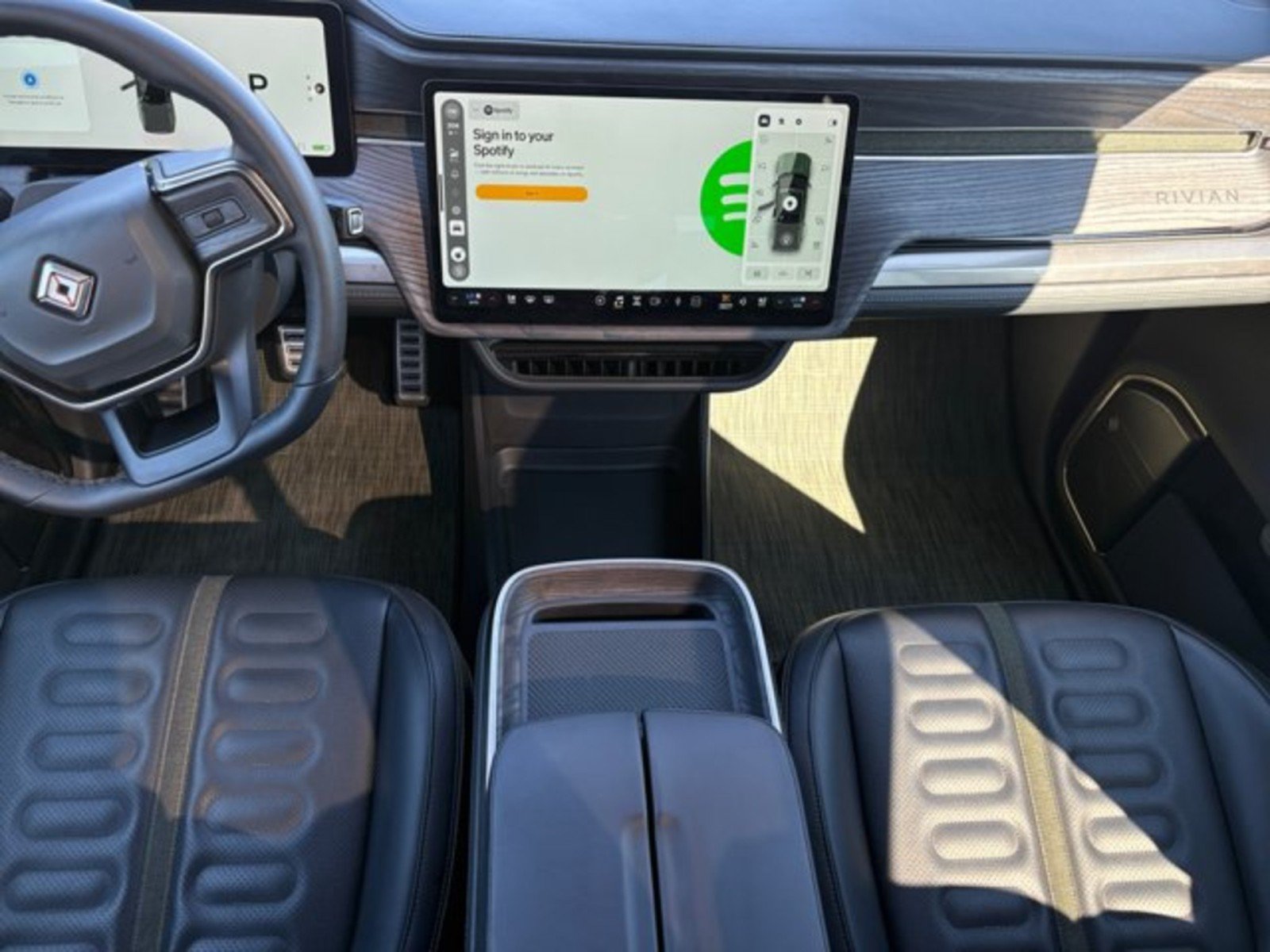 Used 2024 Rivian R1T Adventure Dual AWD/4WD image 14