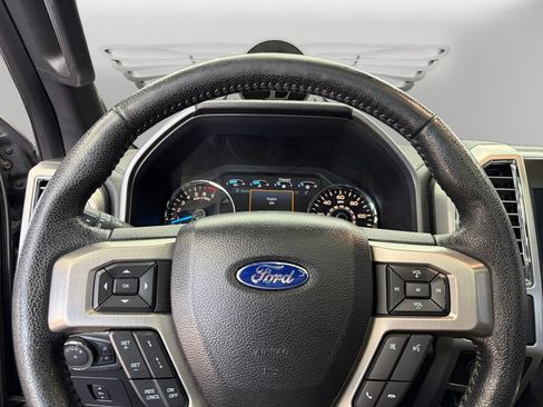 Used 2016 Ford F150 Platinum w/ Equipment Group 701A Luxury AWD/4WD image 19