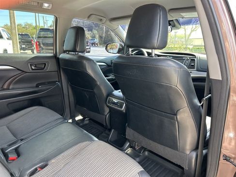 Used 2018 Toyota Highlander Plus image 45