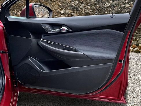 Used 2018 Chevrolet Cruze LT image 20