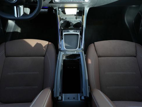 New 2026 Mercedes-Benz GLB 250 4MATIC image 30