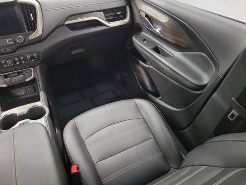 Used 2024 GMC Terrain Denali w/ Denali Premium Package AWD/4WD image 16