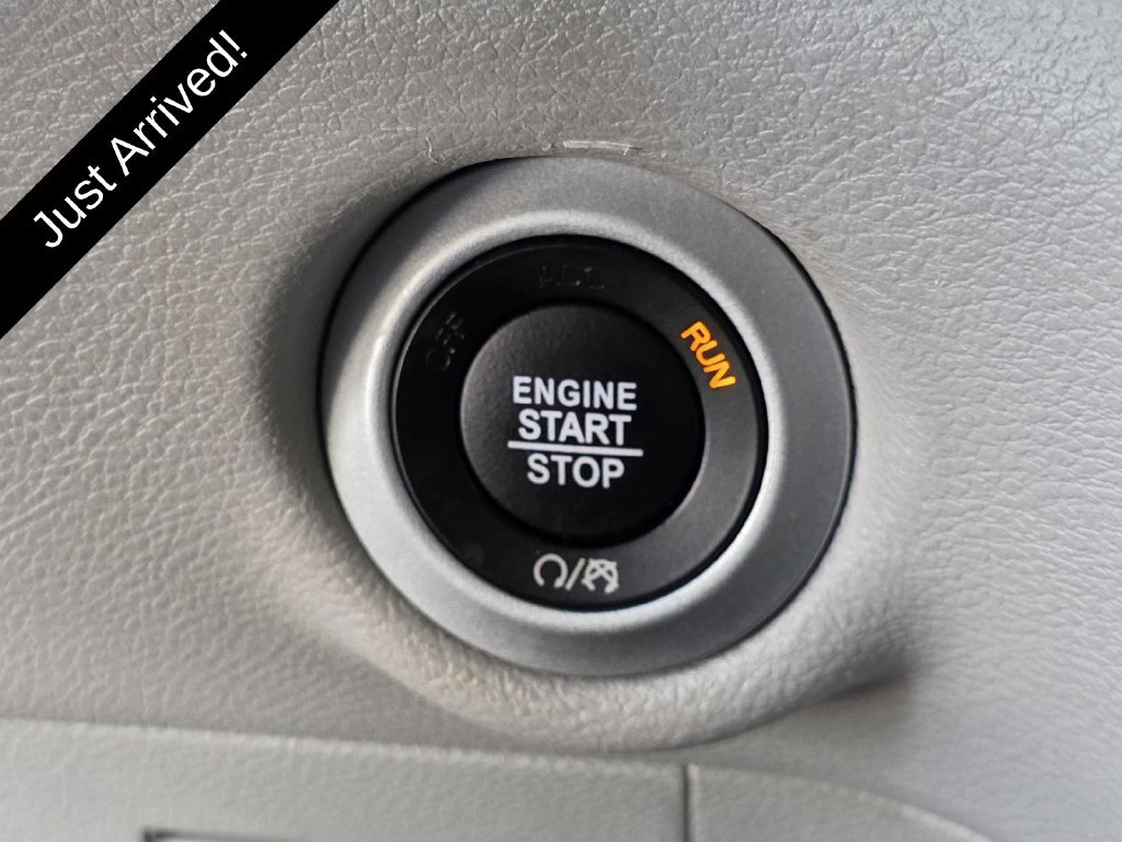 Certified 2024 Chrysler Pacifica Touring-L FWD image 22