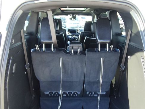 Certified 2026 Chrysler Pacifica Limited FWD image 11