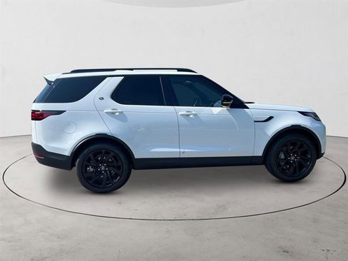 New 2025 Land Rover Discovery S image 6