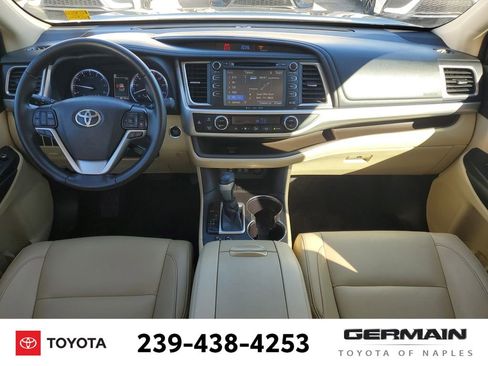 Certified 2019 Toyota Highlander XLE image 17