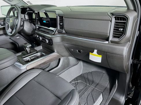New 2026 Chevrolet Silverado 1500 LTZ w/ LTZ Premium Package AWD/4WD image 31