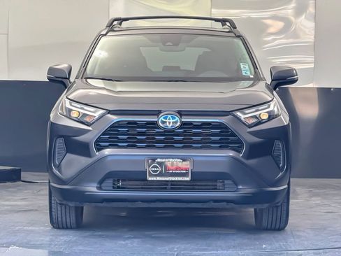 Used 2024 Toyota RAV4 XLE w/ Convenience Package AWD/4WD image 8