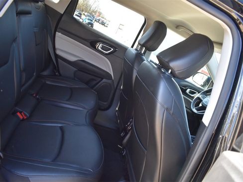 Used 2022 Jeep Compass Limited image 17