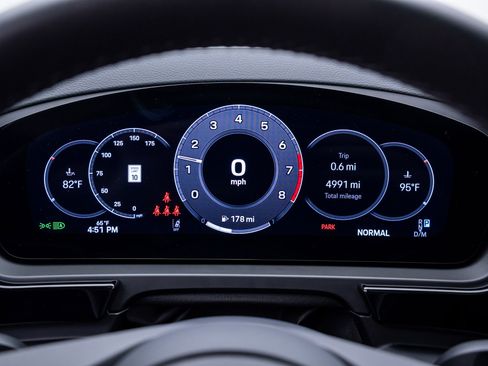 Certified 2025 Porsche Cayenne image 20