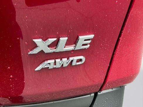 Used 2025 Toyota RAV4 XLE image 16