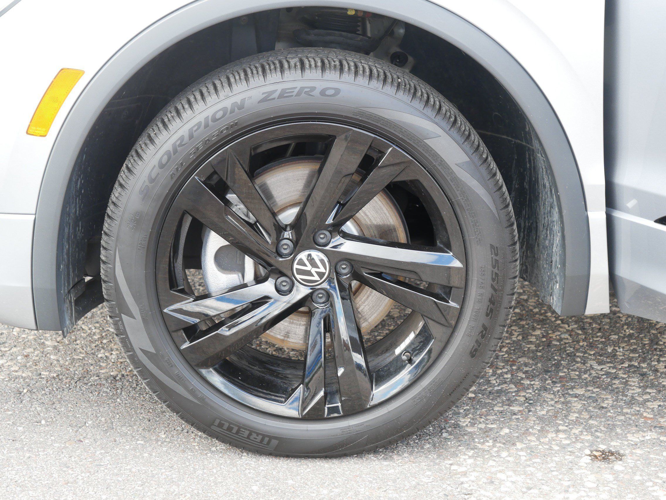Used 2023 Volkswagen Tiguan SE R-Line AWD/4WD image 15