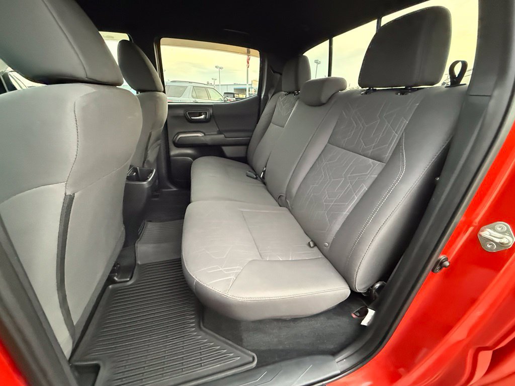 Used 2018 Toyota Tacoma TRD Sport w/ Technology Package AWD/4WD image 19