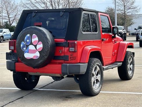 Used 2017 Jeep Wrangler Sahara image 4