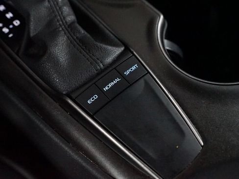 Used 2022 Toyota Camry SE FWD image 22