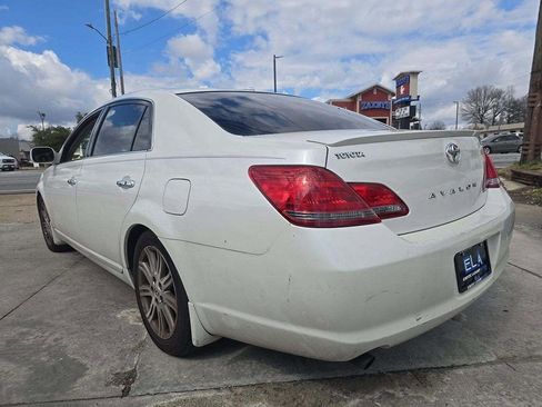 Used 2009 Toyota Avalon Limited image 2