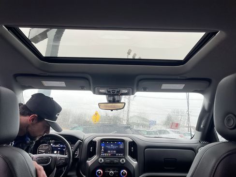 Used 2022 GMC Sierra 2500 Denali w/ Denali Ultimate Package image 25