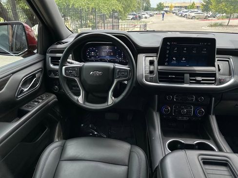 Used 2024 Chevrolet Suburban Z71 w/ Luxury Package AWD/4WD image 28