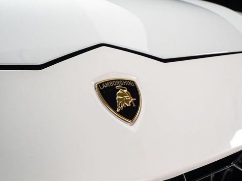 Used 2022 Lamborghini Urus AWD/4WD image 6