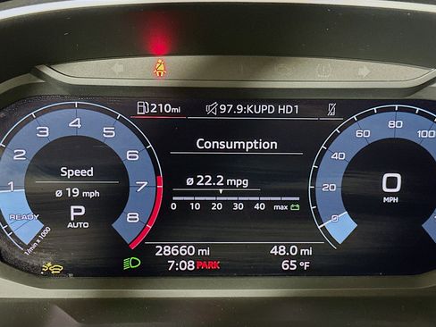 Used 2025 Audi Q3 2.0T Premium image 19