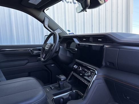 Used 2024 GMC Sierra 1500 AT4 w/ Technology Package image 42