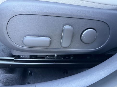 Used 2026 Hyundai Kona SEL Premium image 23